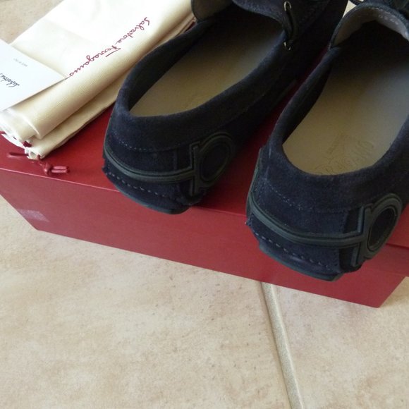 Salvatore Ferragamo \'Atlante\' Suede Logo Drivers main image 14